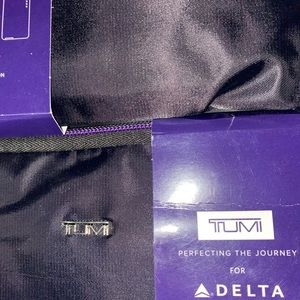 Tumi Delta one travel kit. Lot of 10